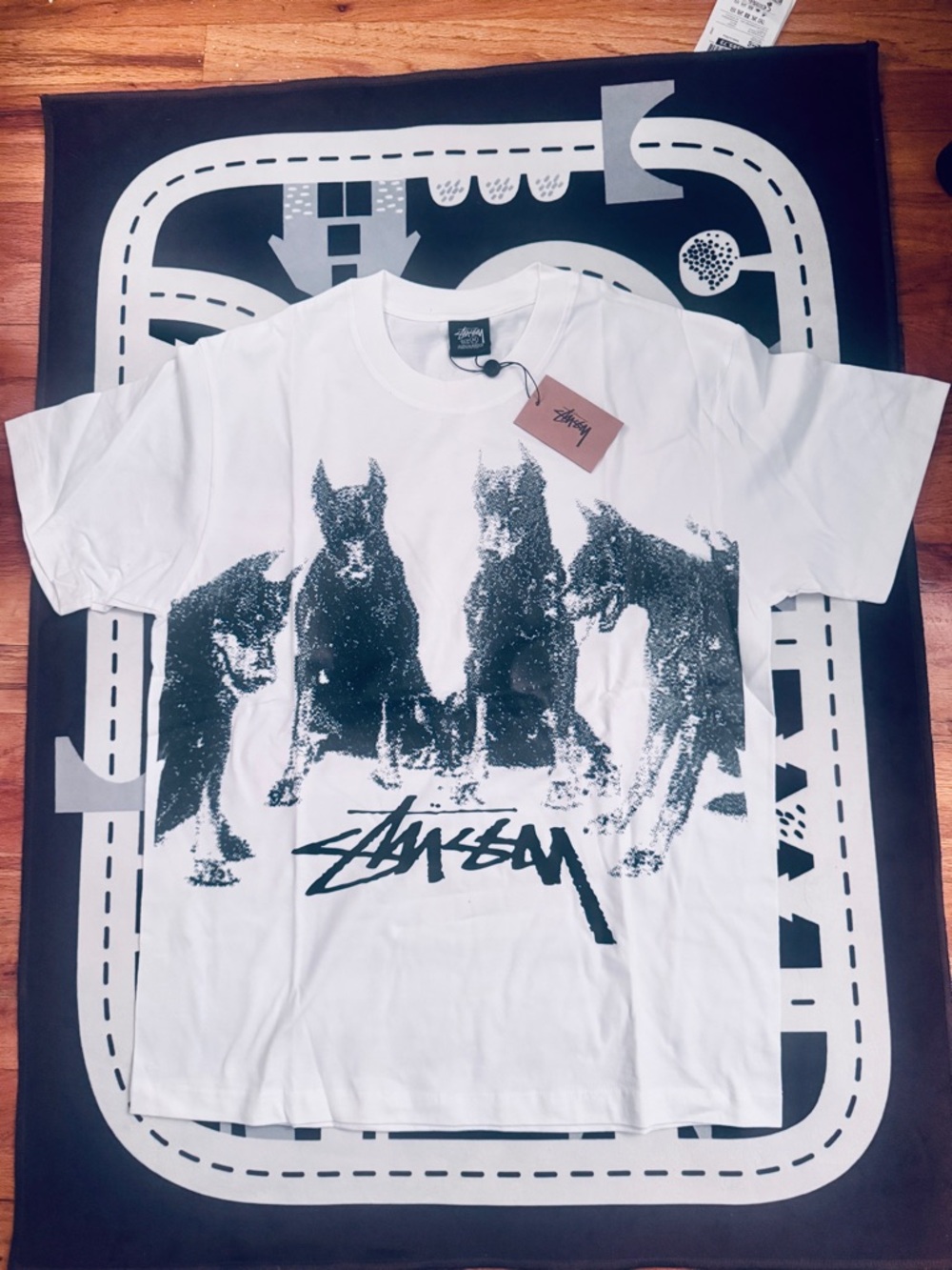 Stussy White Graphic Tee with Black Dog Print XL